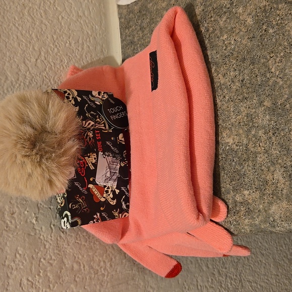 Ed Hardy  Beanie with Beige Pom Pom Pink Beanie  And Gloves Nwt - Picture 3 of 4